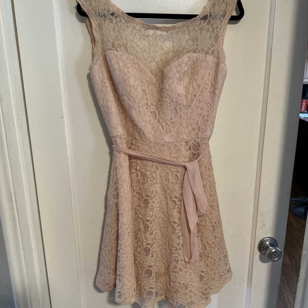 NWOT Mori Lee Bridesmaid Dress Size 14 Champagne pink Lace.